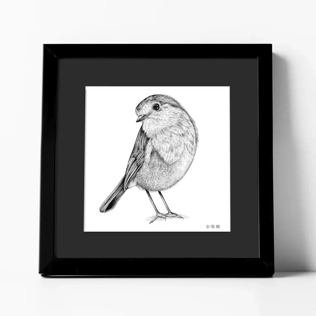 Artiste rochelaise, je vous propose des illustrations en série limitée, encadrées ou non, réalisées à l’encre de chine que je décline également sur de la papeterie et du textile.