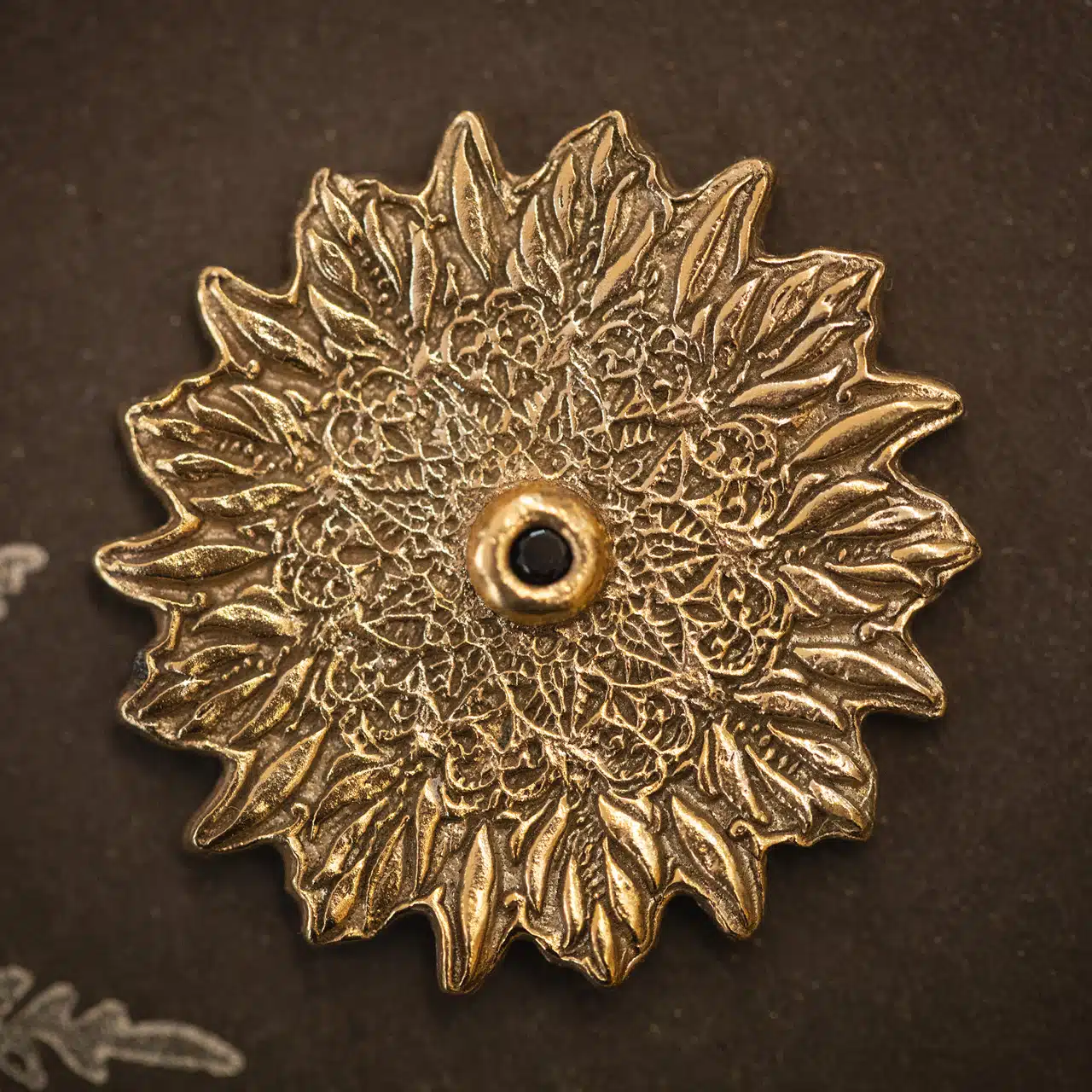 Milenga créations ce sont des bijoux uniques entièrement fabriqués à la main à Poitiers à partir de bronze recyclé.