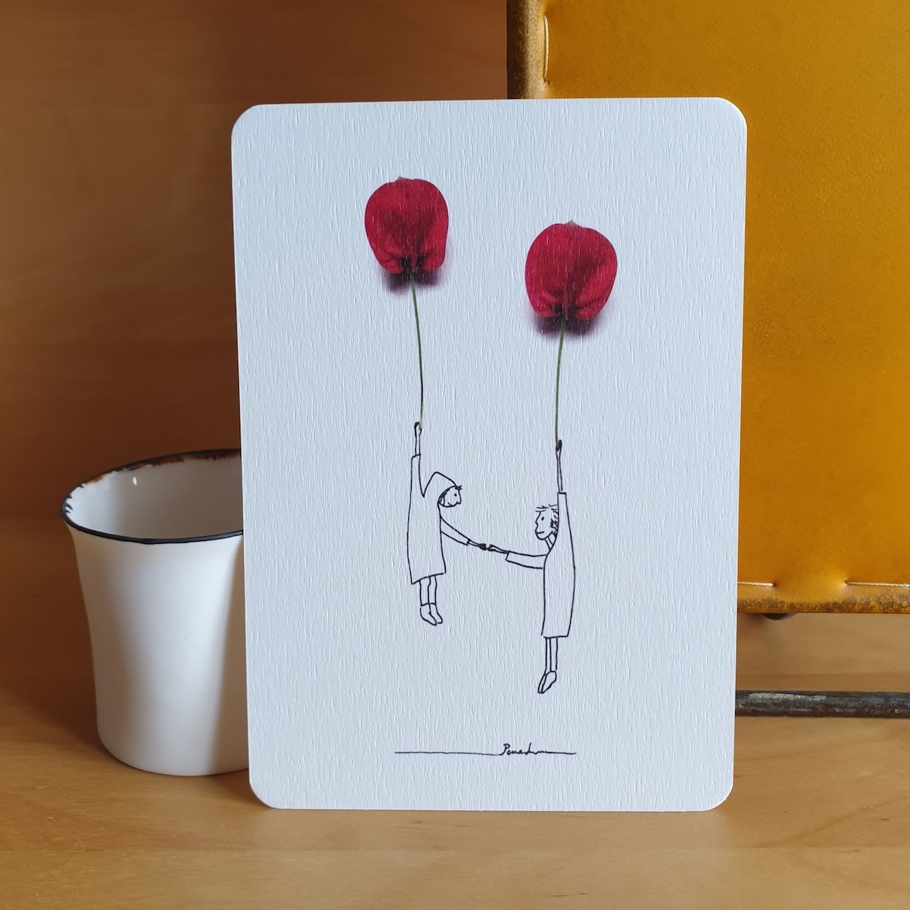 Tous mes dessins sont inspirés des végétaux que je ramasse, photographie et accompagne de mon dessin au feutre fin noir. Je n’ai pas d’exemplaires originaux laissant le végétal faner. Je ne garde que la trace…