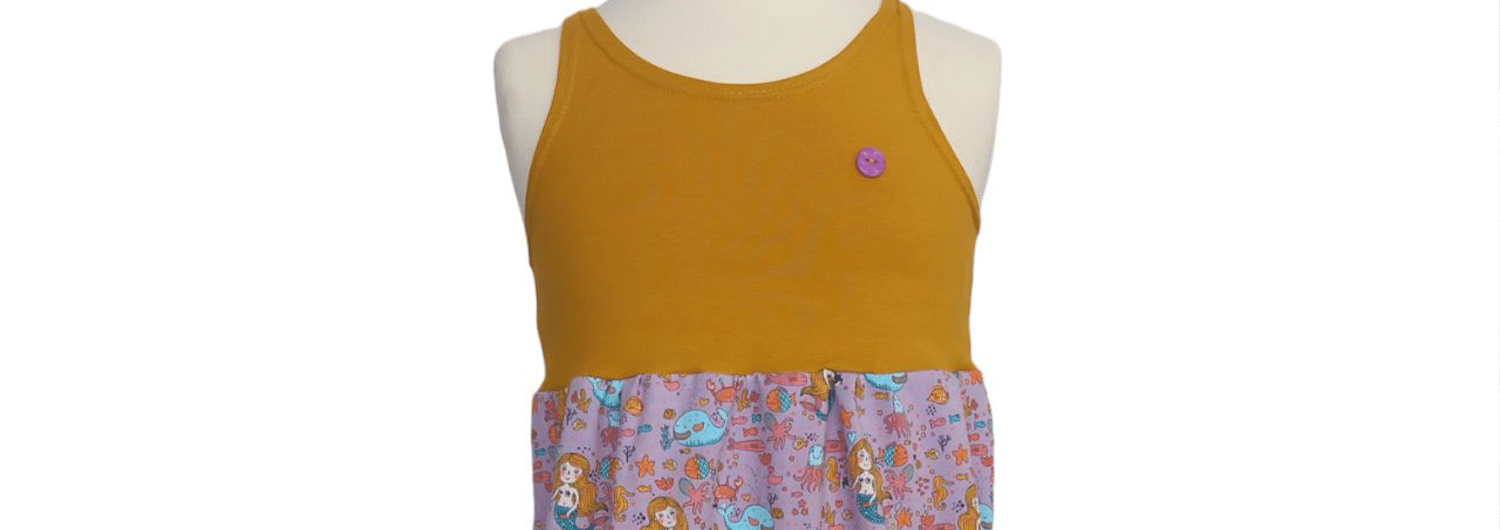 Derrière D’JuPik se cache Julie, créatrice mode ! Je couds des vêtements pour femmes, hommes et enfants, confortables et adaptés au quotidien ! Chaque pièce est réalisée avec mes 10 doigts et mes machines dans mon atelier à Chaingy, près d’Orléans !