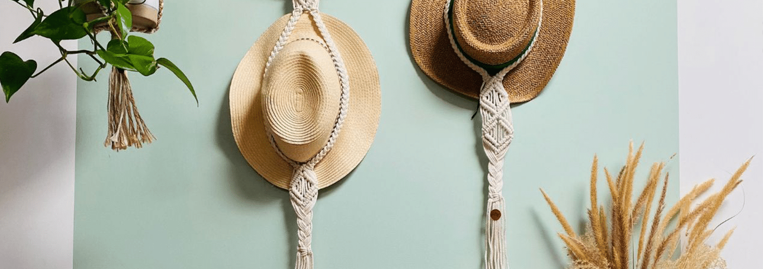 Décorations et accessoires en corde avec les techniques du macramé.