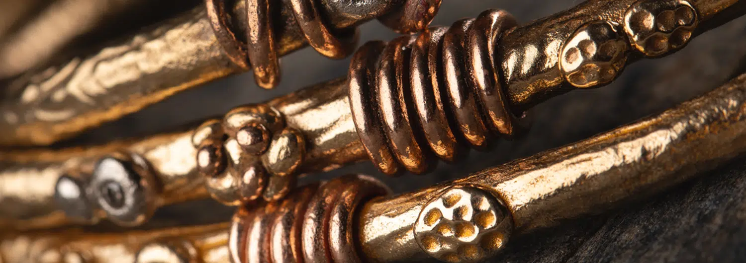 Milenga créations ce sont des bijoux uniques entièrement fabriqués à la main à Poitiers à partir de bronze recyclé.