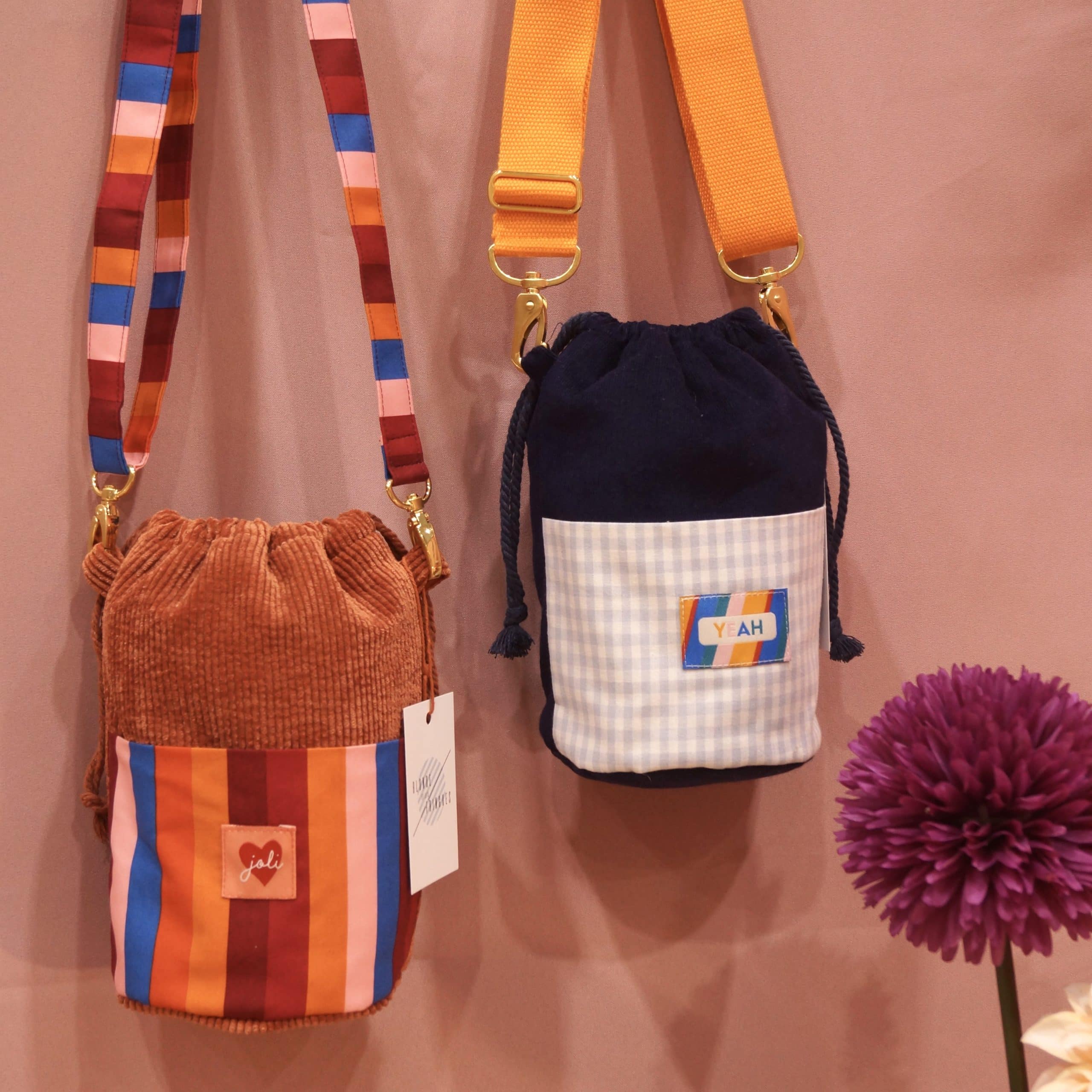Créatrice de vêtements et d’accessoires textiles faits main