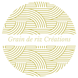 Je suis Carine, créatrice d'accessoires textiles passionnée, installée en bord de mer à Charron (17). Mon atelier est un véritable terrain de jeu où couleurs et matières s’assemblent avec harmonie pour donner naissance à des pièces pleines de caractère.