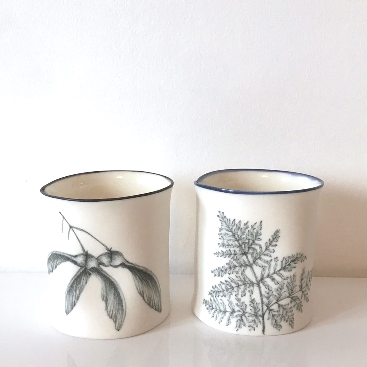 Céramiste, je propose des objets utilitaires en porcelaine, ces pièces uniques sont réalisées dans mon atelier à Poitiers.