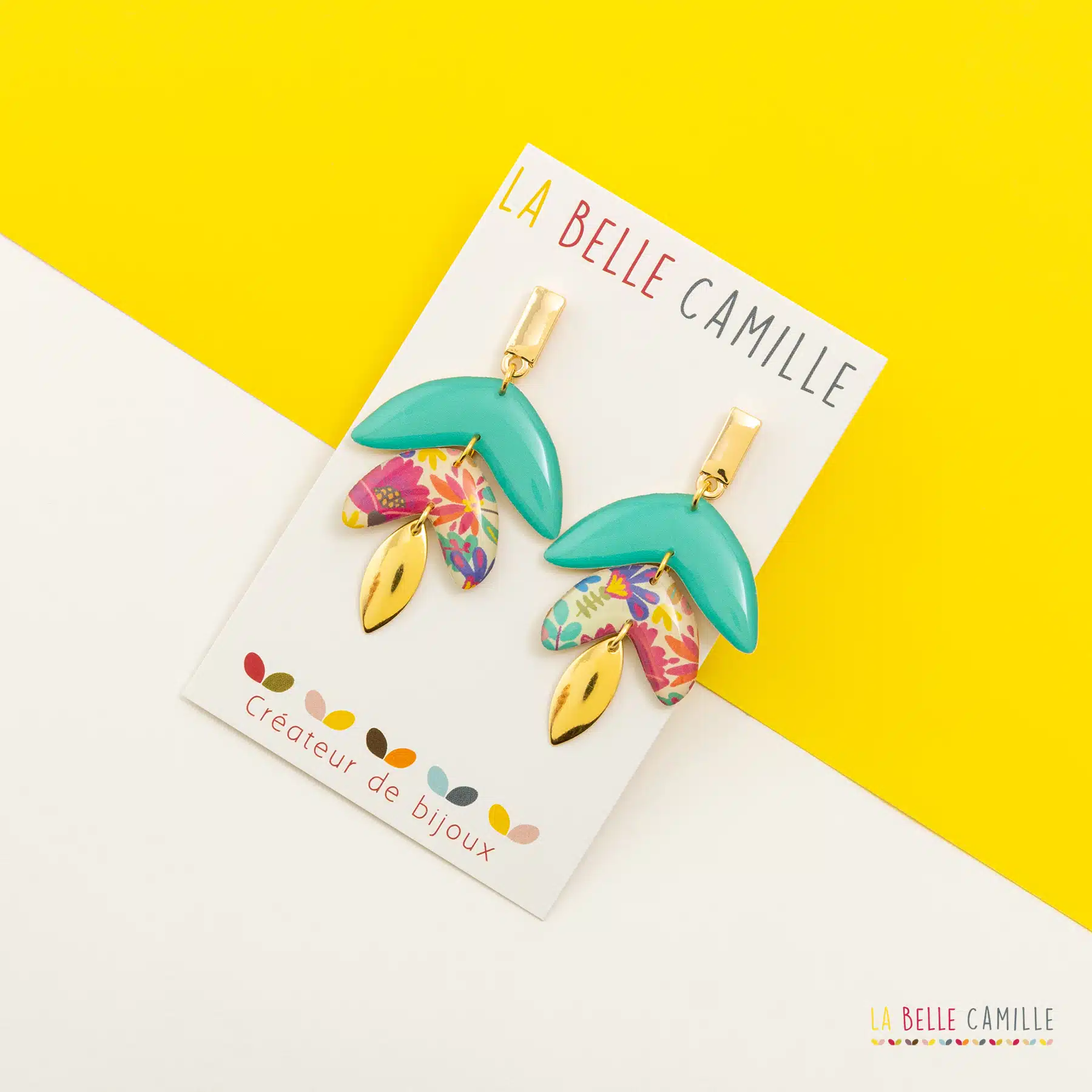 Faits mains, mes bijoux sont réalisés en papier résiné, chaque perle est entièrement dessinée et fabriquée à l’atelier.