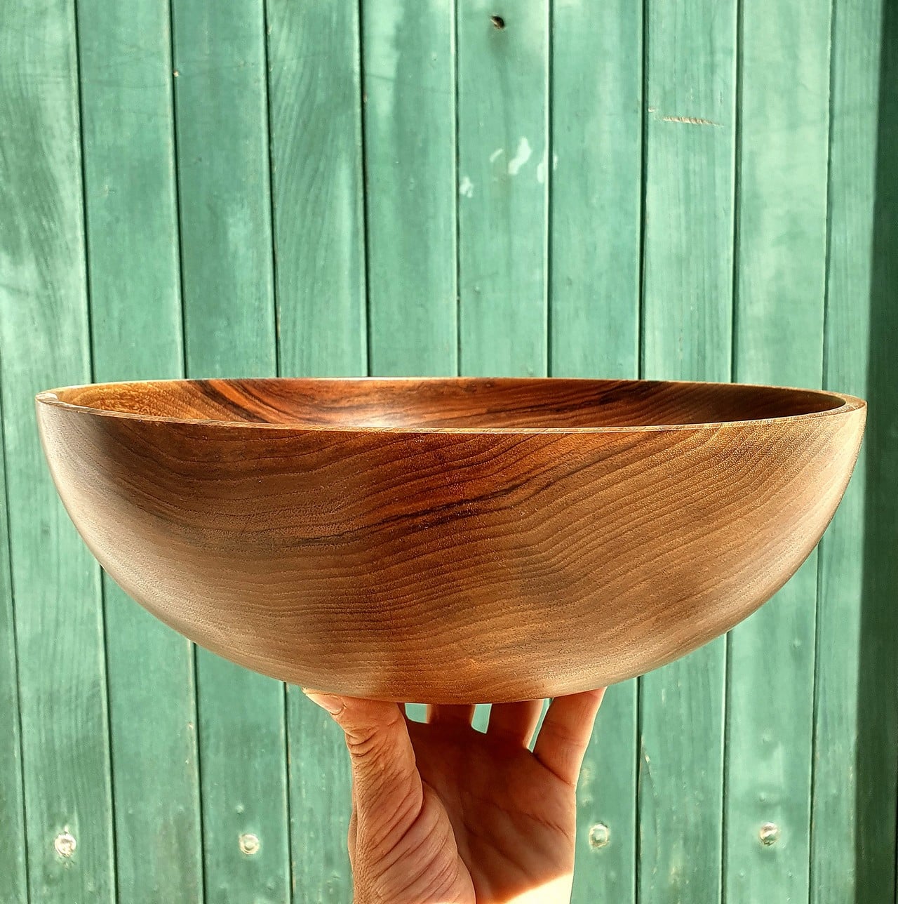 C'est pourquoi j’exerce aujourd'hui le métier de tourneur sur bois dans l'intimité de mon atelier à la Rochelle