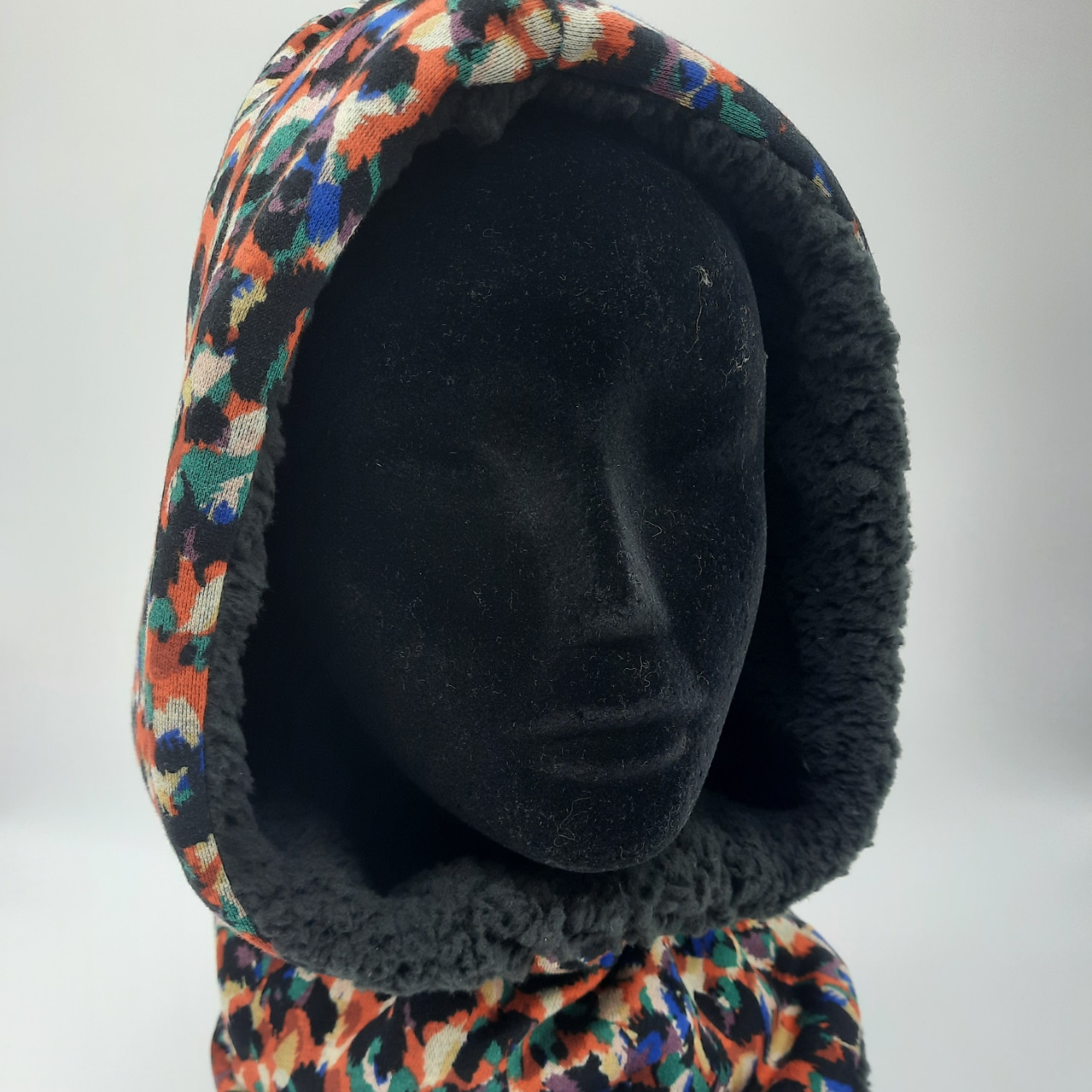 Pour la plupart ce sont de petites séries tout en restant dans une démarche artisanale et j’essaie d’avoir une collection de tissus importante pour apporter du choix aux clients.