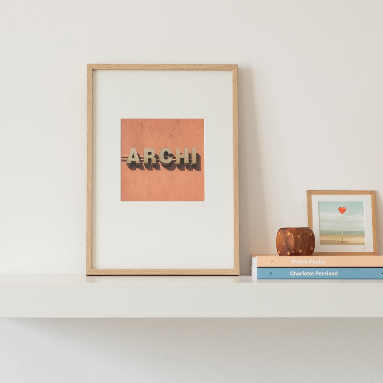 Photographes à Nantes, Johanna et Matthieu proposent des tirages d'art et petits formats encadrés. Une vision poétique et graphique de la France et de ses côtes.