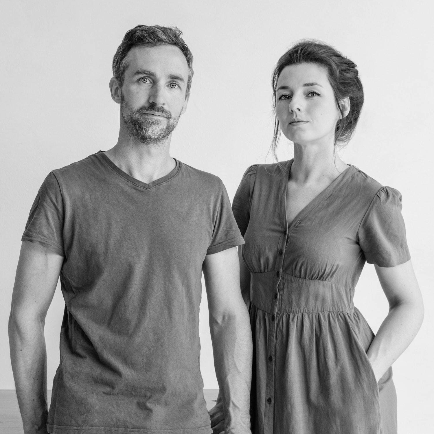 Découvrez les tirages photos signés de Johanna et Matthieu. Photographies minimalistes et graphiques, encadrées à la main en Loire-Atlantique. L'art du quotidien.