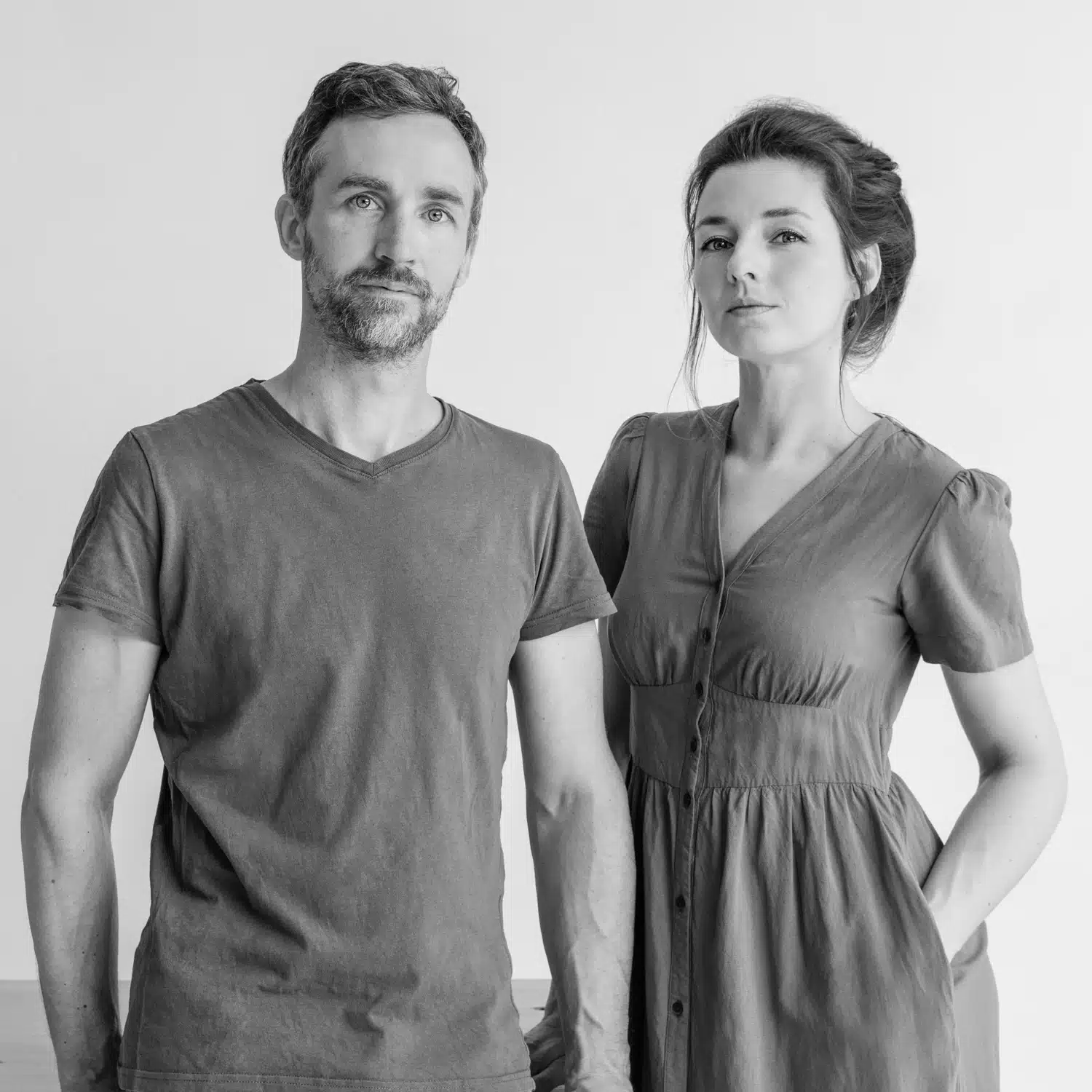 Découvrez les tirages photos signés de Johanna et Matthieu. Photographies minimalistes et graphiques, encadrées à la main en Loire-Atlantique. L'art du quotidien.