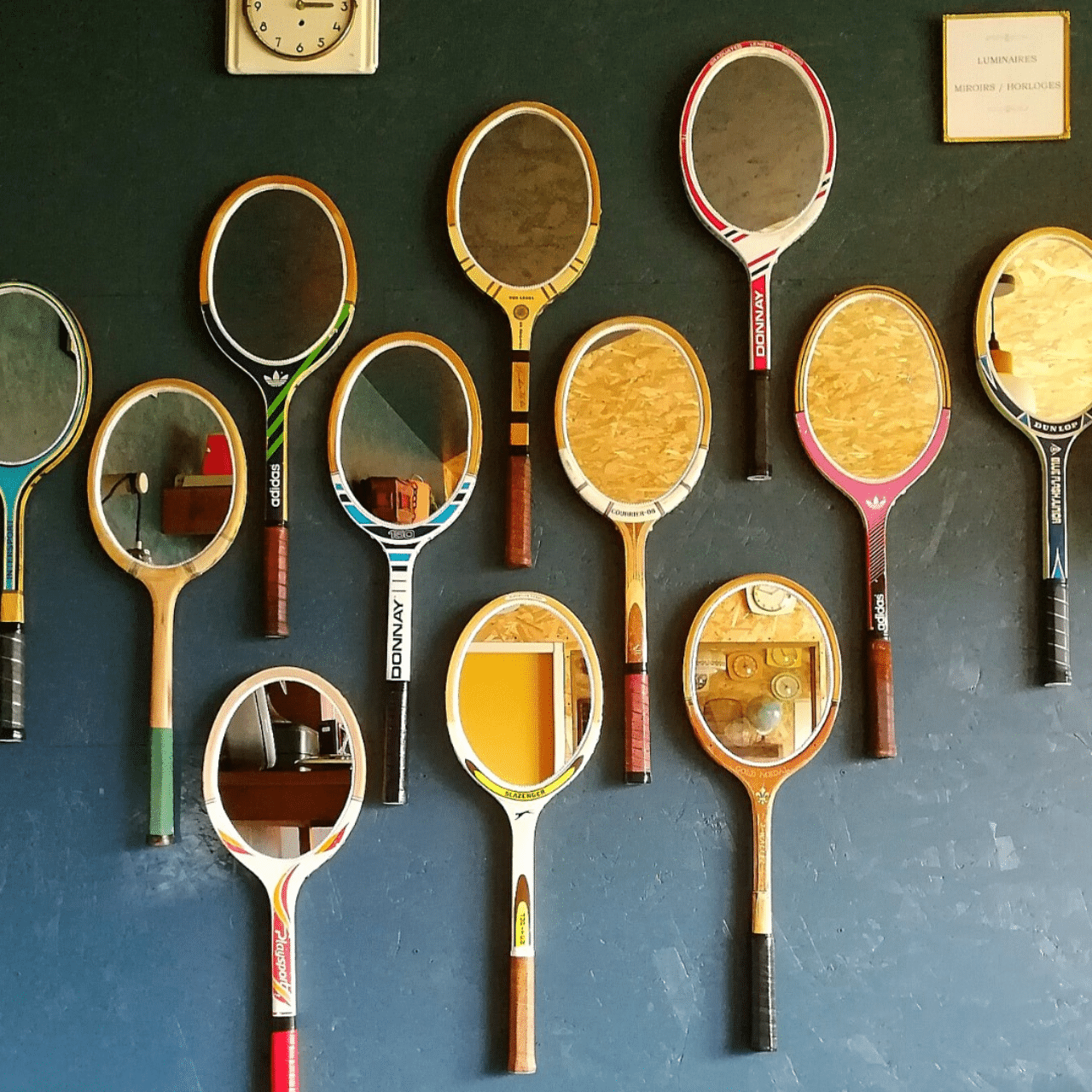 Découvrez les créations upcycling de cette "Mécano d'objets de Mémés" en Vendée. Pièces uniques, luminaires et déco vintage restaurés avec style et passion.