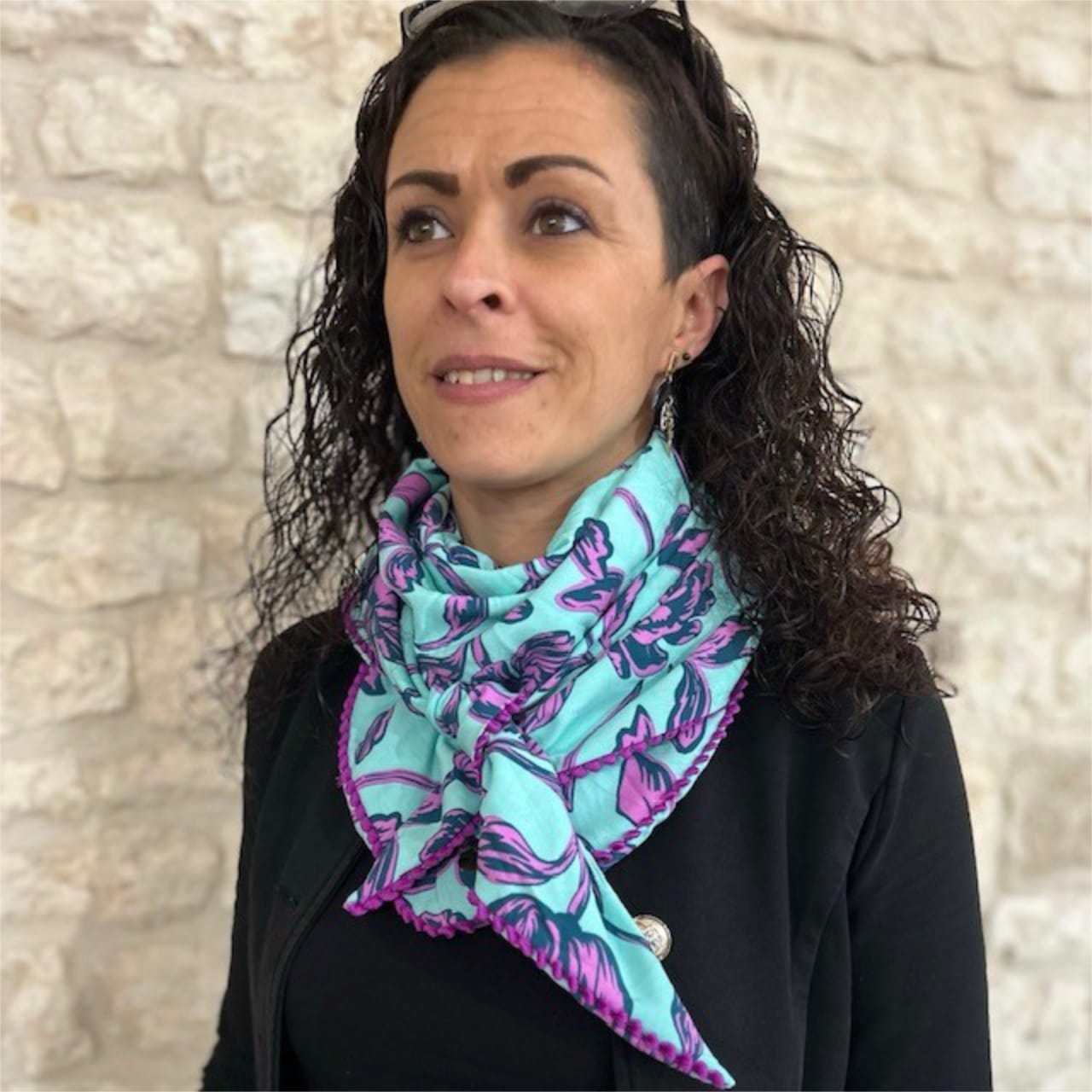Je suis Milie Créa, créatrice d’accessoires pratiques et utiles depuis 13 ans. C’est mon activité principale. Mon atelier se situe dans les Deux-Sèvres, à Saint-Maxire, tout près de Niort !